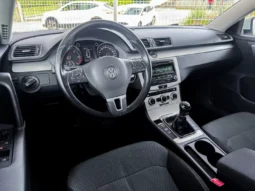 
										VW Passat Variant full									