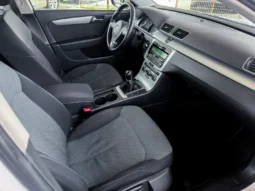 
										VW Passat Variant full									