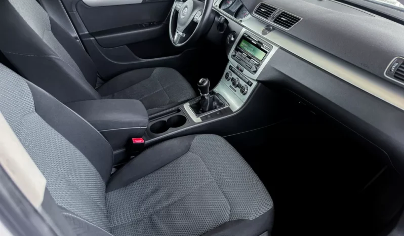 
								VW Passat Variant full									