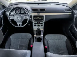 
										VW Passat Variant full									