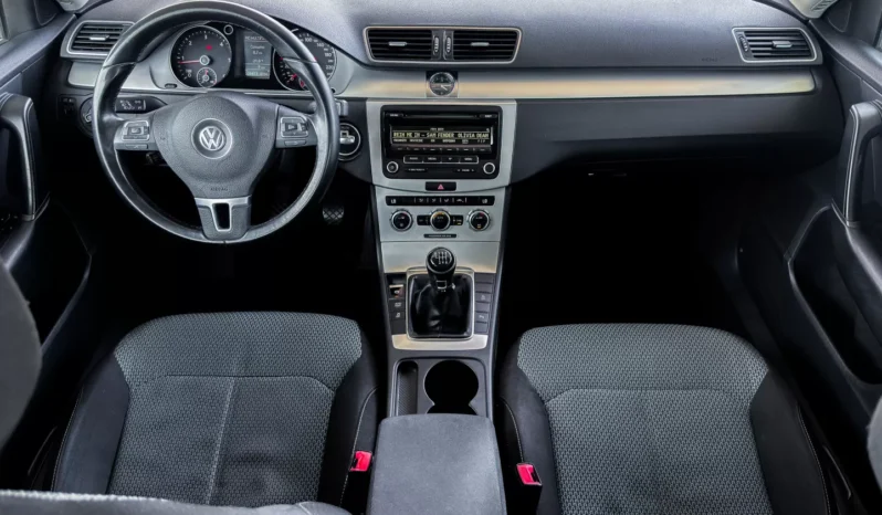 
								VW Passat Variant full									