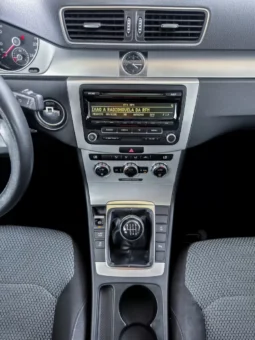 
										VW Passat Variant full									