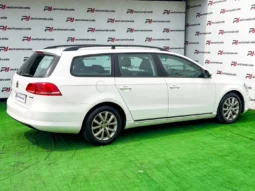 
										VW Passat Variant full									