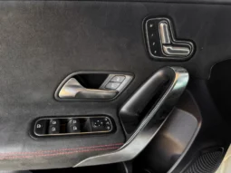 
										Mercedes-Benz A 180 full									