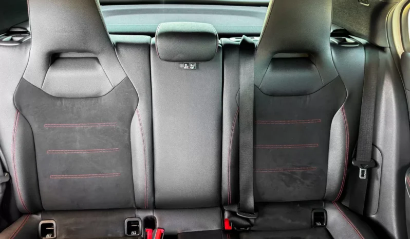 
								Mercedes-Benz A 180 full									