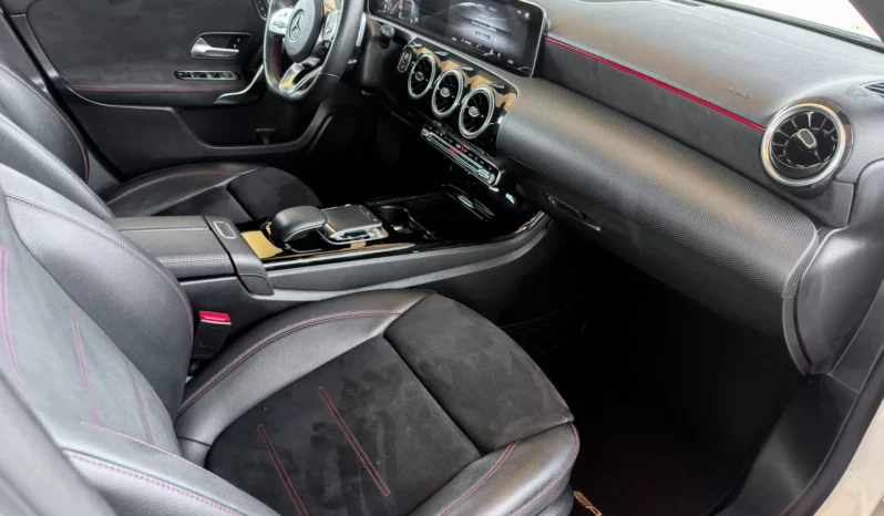 
								Mercedes-Benz A 180 full									