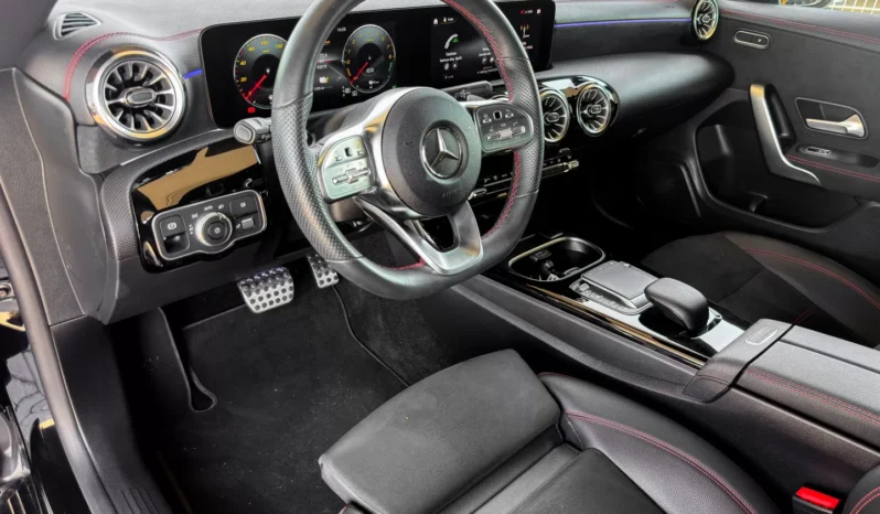 
								Mercedes-Benz CLA 250 full									