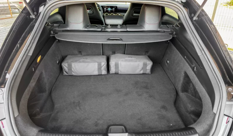 
								Mercedes-Benz CLA 250 full									