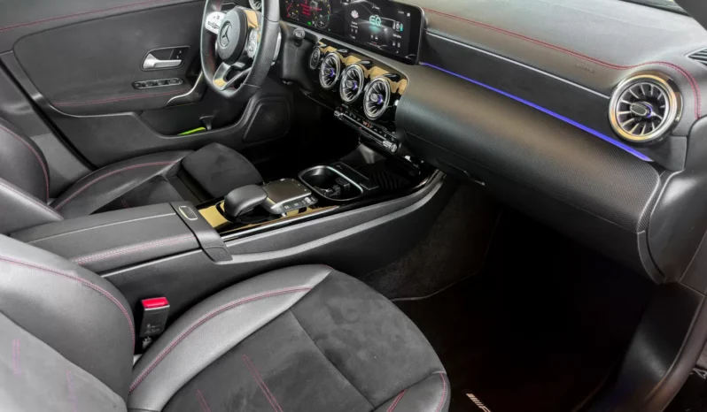 
								Mercedes-Benz CLA 250 full									