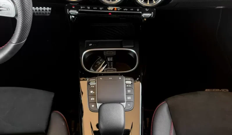 
								Mercedes-Benz CLA 250 full									