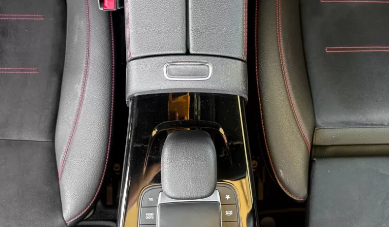 
								Mercedes-Benz CLA 250 full									