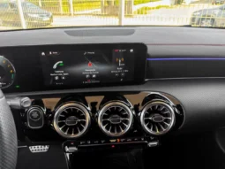 
										Mercedes-Benz CLA 250 full									