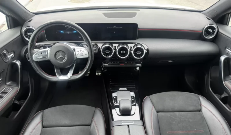 
								Mercedes-Benz A 180 full									