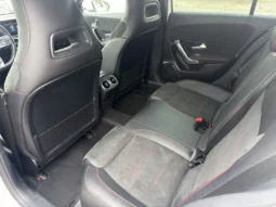 
										Mercedes-Benz A 180 full									