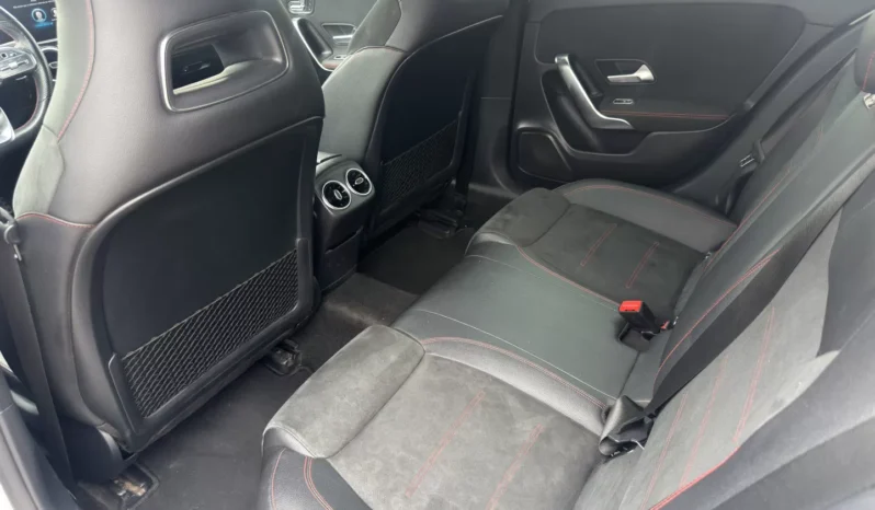 
								Mercedes-Benz A 180 full									
