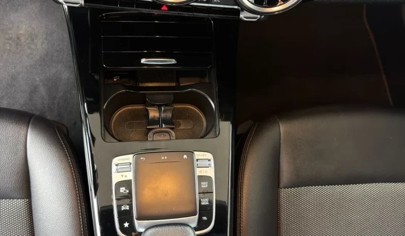 
								Mercedes-Benz CLA 220 full									