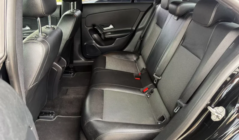 
								Mercedes-Benz CLA 220 full									