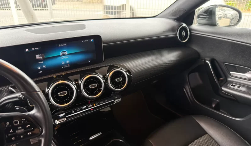 
								Mercedes-Benz CLA 220 full									