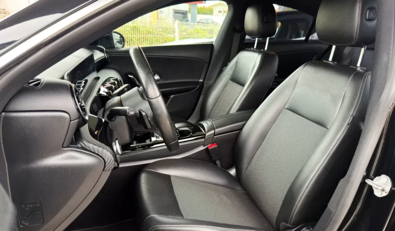 
								Mercedes-Benz CLA 220 full									