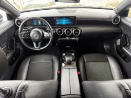 
										Mercedes-Benz CLA 220 full									