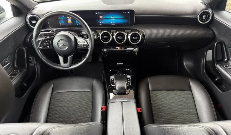 
								Mercedes-Benz CLA 220 full									