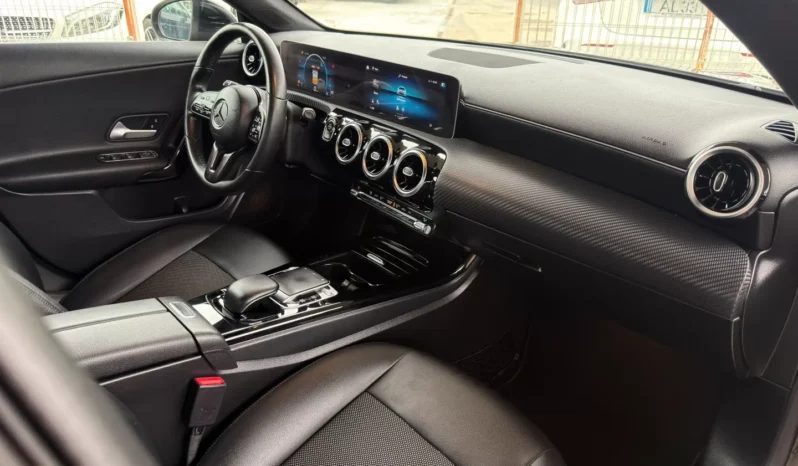 
								Mercedes-Benz CLA 220 full									