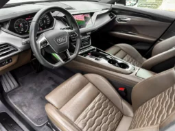 
										Audi e-tron GT full									