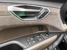 
										Audi e-tron GT full									