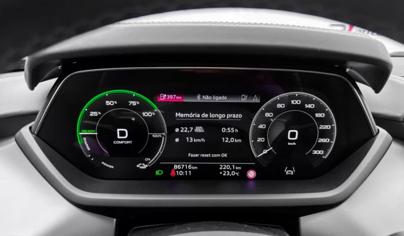 
								Audi e-tron GT full									