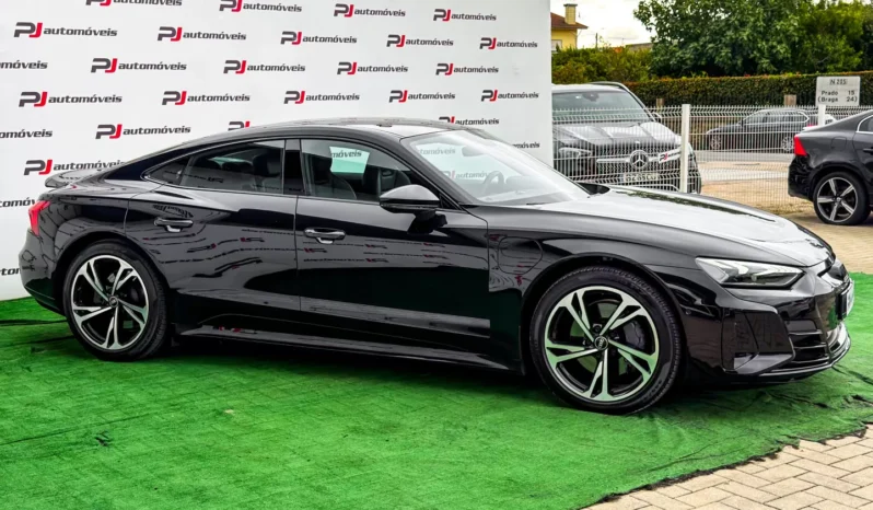 
								Audi e-tron GT full									