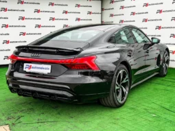 
										Audi e-tron GT full									