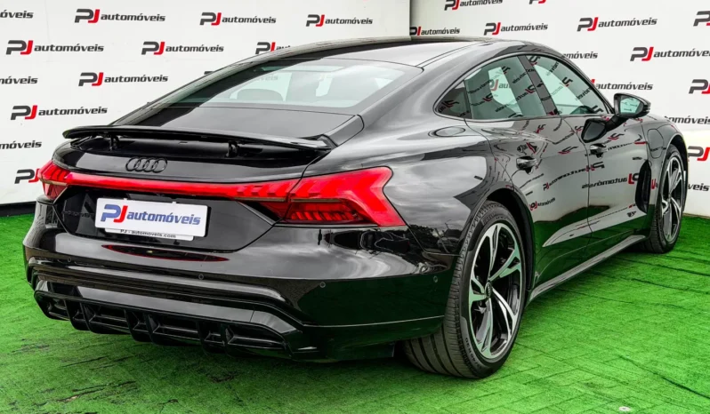 
								Audi e-tron GT full									
