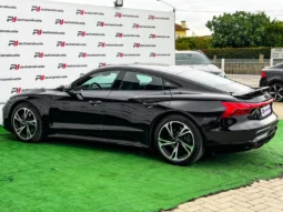 
										Audi e-tron GT full									