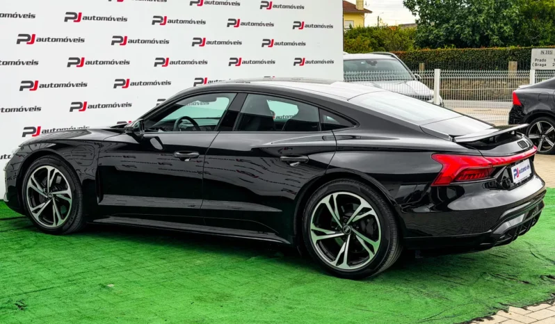 
								Audi e-tron GT full									