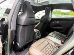 
										Audi e-tron GT full									