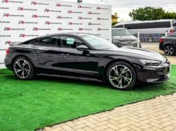 
										Audi e-tron GT full									