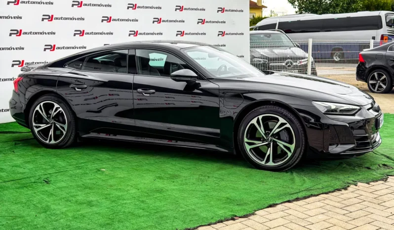 
								Audi e-tron GT full									