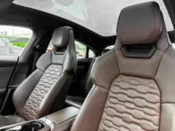 
										Audi e-tron GT full									