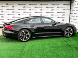 
										Audi e-tron GT full									
