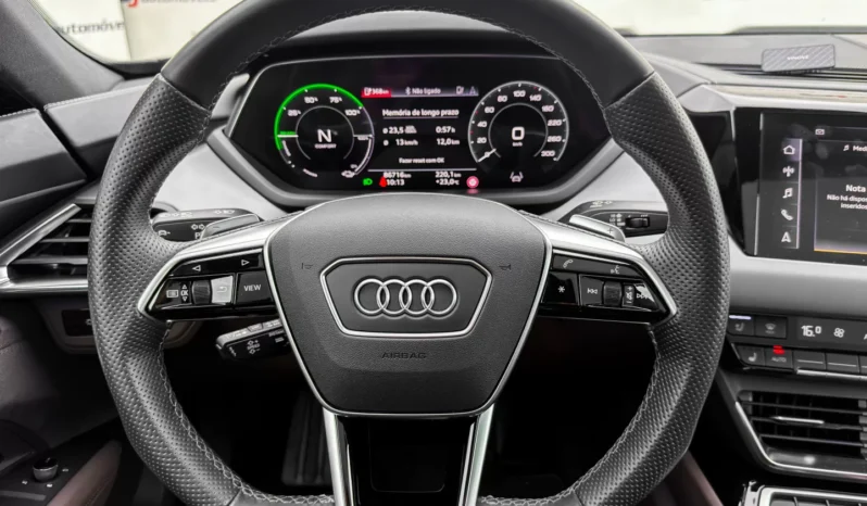 
								Audi e-tron GT full									