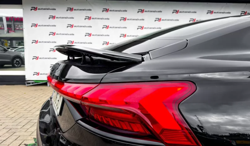 
								Audi e-tron GT full									