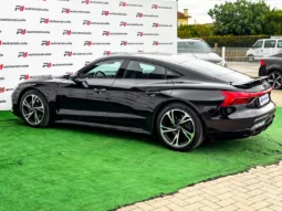 
										Audi e-tron GT full									