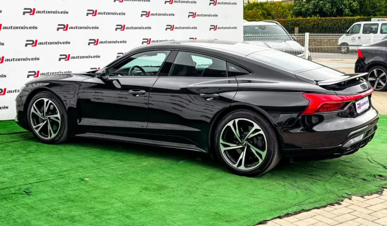 
								Audi e-tron GT full									