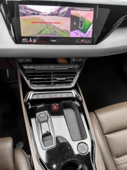 
										Audi e-tron GT full									