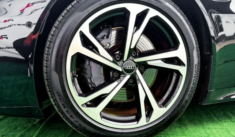 
								Audi e-tron GT full									
