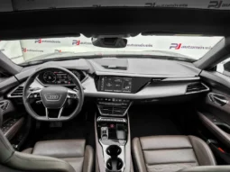 
										Audi e-tron GT full									