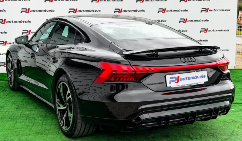 
								Audi e-tron GT full									