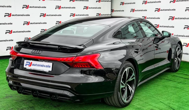 
								Audi e-tron GT full									