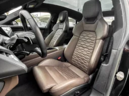 
										Audi e-tron GT full									