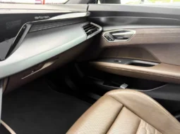 
										Audi e-tron GT full									